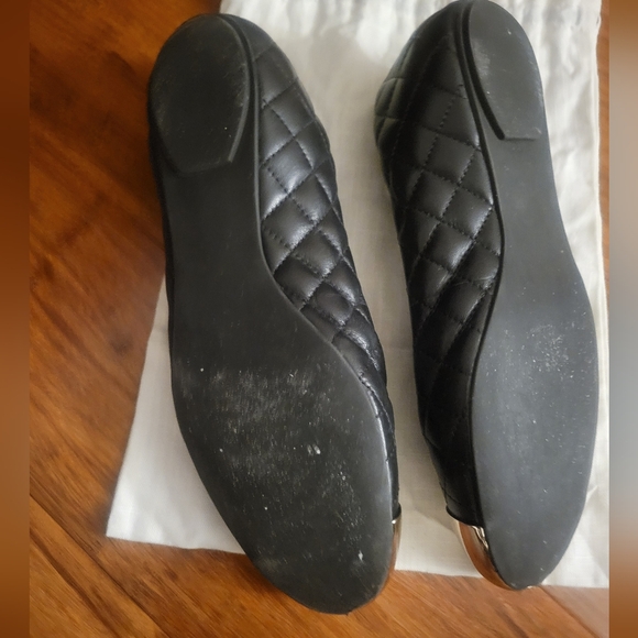 EUC Tory Burch Cap Toe Flats - Picture 4 of 6